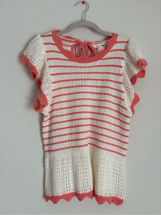 easel Tops - NWT Easel Cream & Coral Striped Knit Top size Small